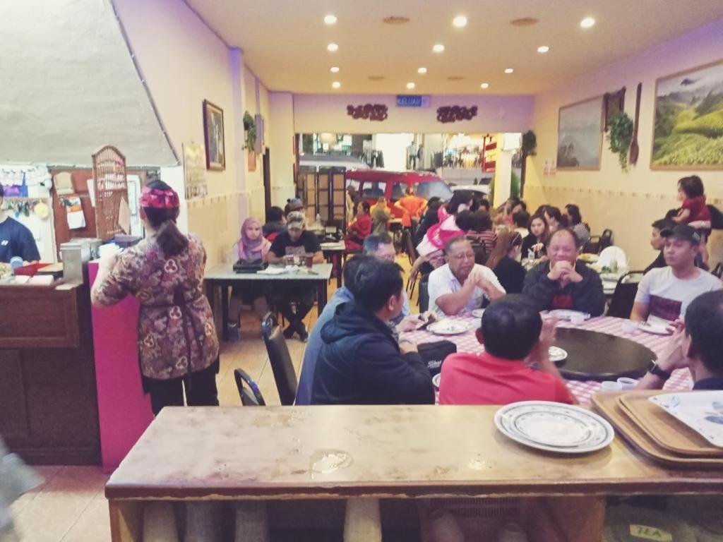 Ou Inn Cameron Highlands ,Ferm Nyonya Restaurant Tanah Rata Esterno foto